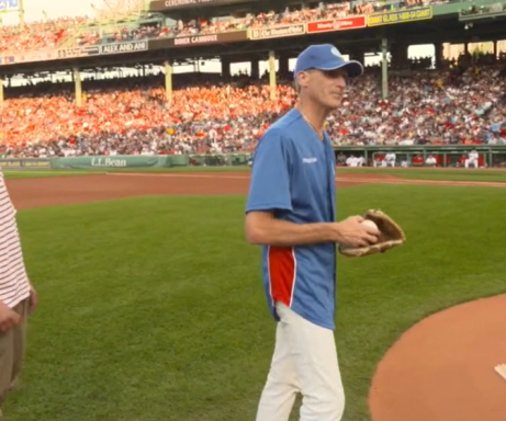 Photo de Didier CANNIOUX à Fenway Park à Boston pour un coup d'envoi d'un match de Baseball entre les Red Sox et les Yankees